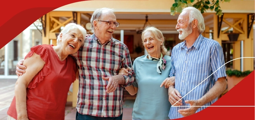 Adultos mayores compartiendo